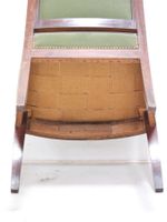 Fauteuil aux accotoirs en tête de dauphin à décor de palmett… (photo 5)