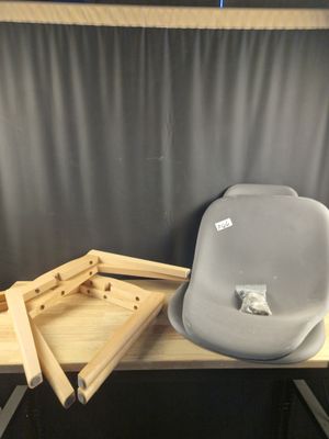 Lot de 2 chaises grise, retour client, vendu en l'état