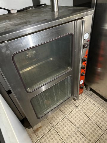 En l’état : friteuse, four Technifor, congélateur bahut