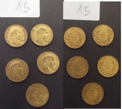deux photos montrant un tas de pièces d'or sur lesquelles figure une étiquette indiquant le prix