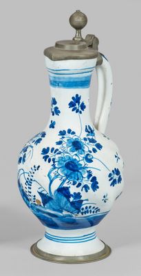 Hanauer Enghalskanne mit Blumendekor Fayence. Balusterförmig…