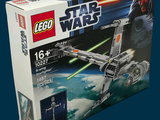 une boîte contenant un ensemble Lego Star Wars « Tie Fighter »