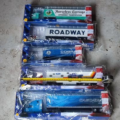le coffret contient de nombreux types de wagons différents
