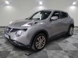 Le SUV Nissan Juke est garé dans une salle blanche