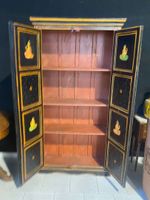 Petite armoire indienne en bois polychrome à décor de person… (photo 3)