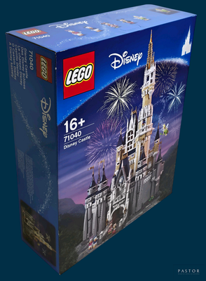 a box with a castle made out of lego bricks