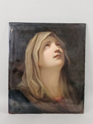 une image représentant un tableau où l'on voit une femme levant les yeux vers le ciel