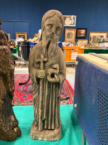 Sculpture représentant Saint-Jean-Baptiste en pierre. H 43cm